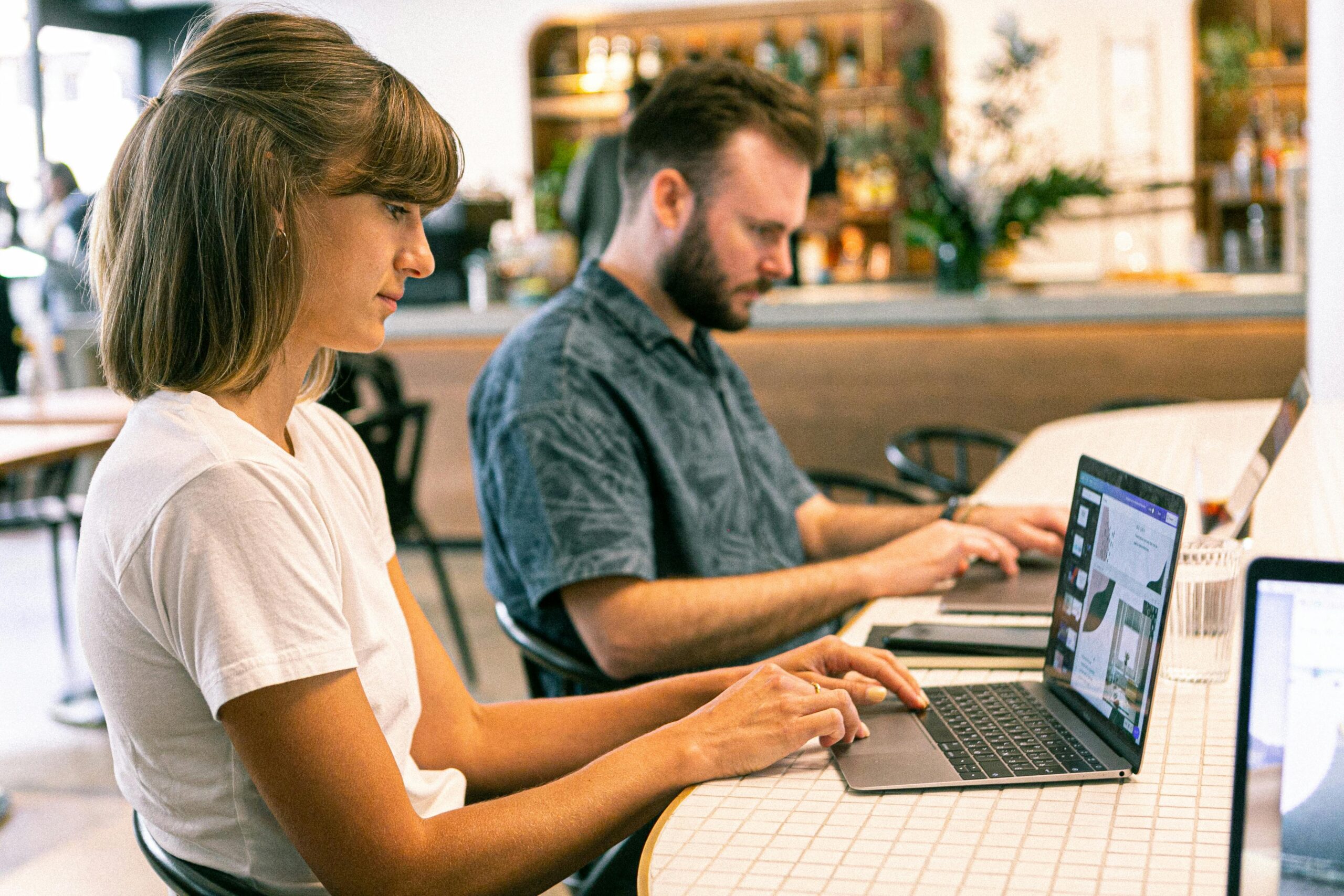 Foto Der Frau Mit Laptop